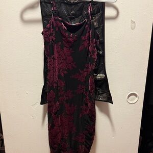 Forever 21 Black and Burgundy Floral Midi Dress